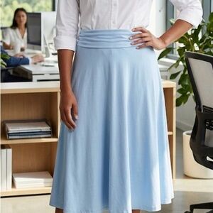 GARNET HILL LIGHT BLUE SKIRT. SIZE LARGE. NEW W/O TAGS